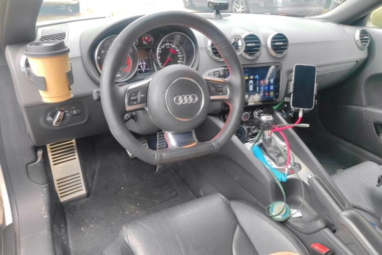 Used Audi TT 2011 TT Roadster 2.0TFSI Center Console