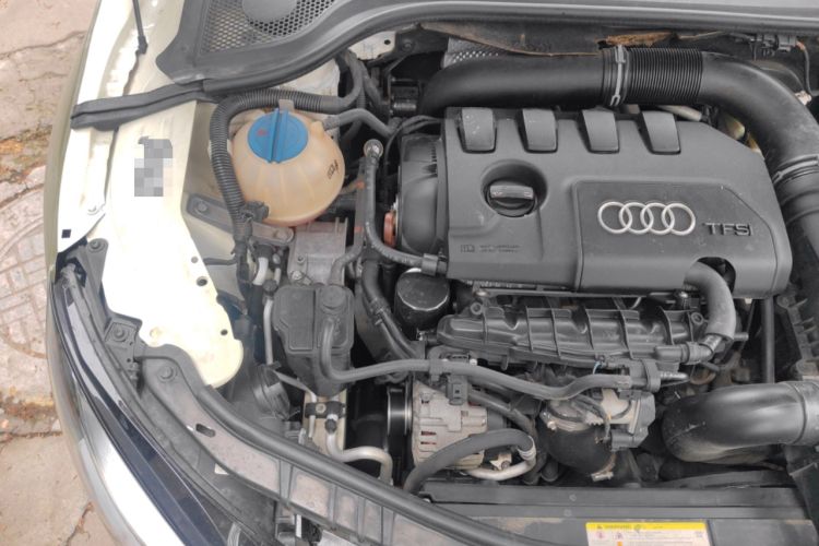 Used Audi TT 2011 TT Roadster 2.0TFSI Engine Bay Right