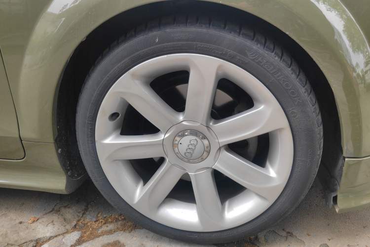 Used Audi TT 2011 TT Roadster 2.0TFSI Right Front Wheel Hub
