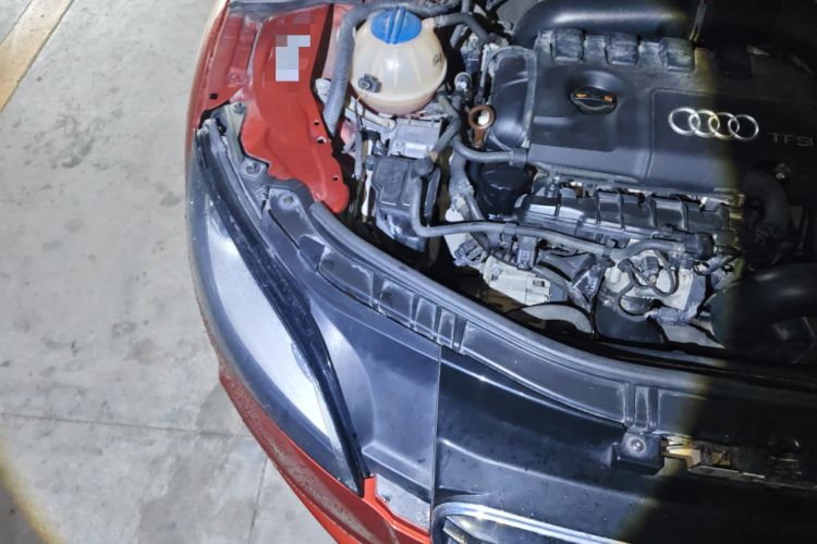 Used Audi TT 2011 TT Roadster 2.0TFSI Engine Bay Right