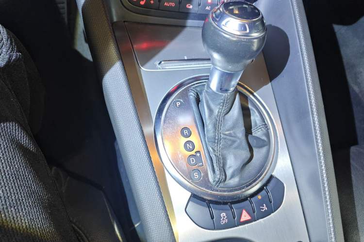 Used Audi TT 2011 TT Roadster 2.0TFSI Gear Lever