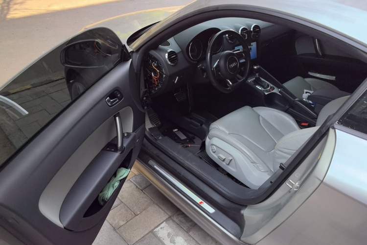 Used Audi TT 2011 TT Coupe 2.0TFSI quattro Driver Seat