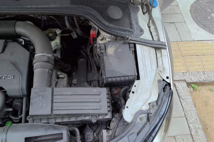 Used Audi TT 2011 TT Coupe 2.0TFSI quattro Engine Bay Left