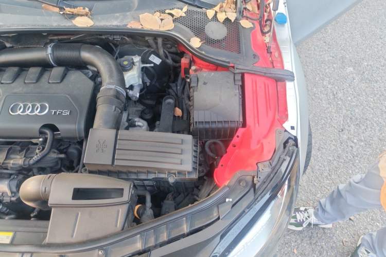 Used Audi TT 2011 TT Coupe 2.0 TFSI Engine Bay Left