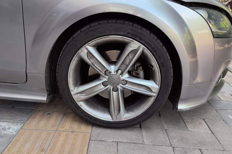 Used Audi TT 2011 TT Coupe 2.0TFSI quattro Right Front Wheel Hub