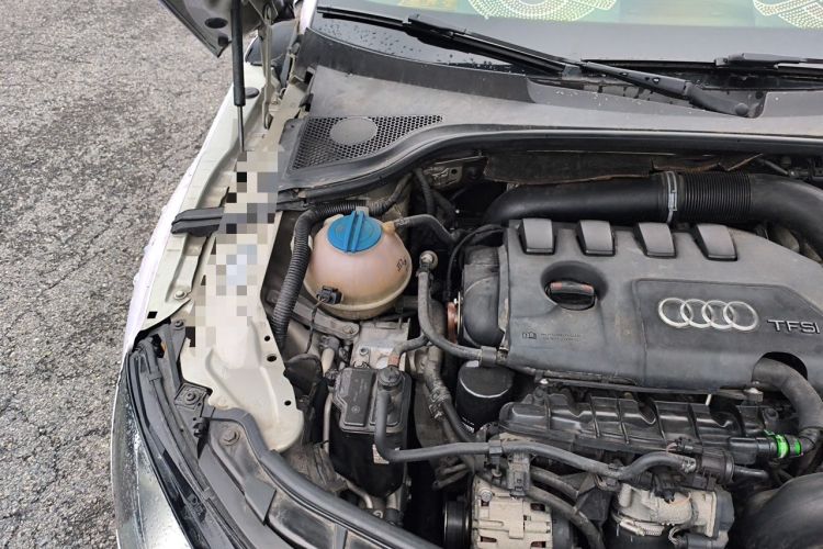 Used Audi TT 2011 TT Coupe 2.0 TFSI Engine Bay Right