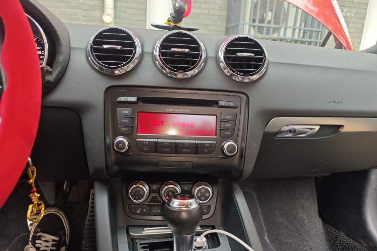 Used Audi TT 2011 TT Coupe 2.0 TFSI Audio And AC Panel