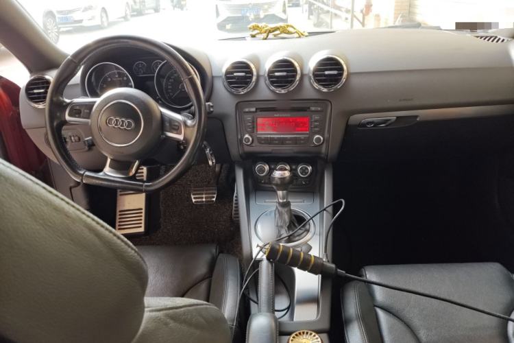 Used Audi TT 2011 TT Coupe 2.0 TFSI Center Console