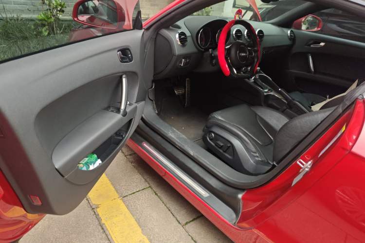 Used Audi TT 2011 TT Coupe 2.0 TFSI Driver Seat