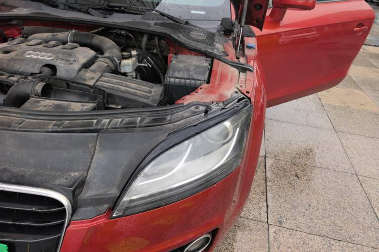 Used Audi TT 2011 TT Coupe 2.0 TFSI Engine Bay Left
