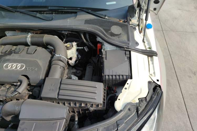 Used Audi TT 2011 TT Coupe 2.0 TFSI Engine Bay Left