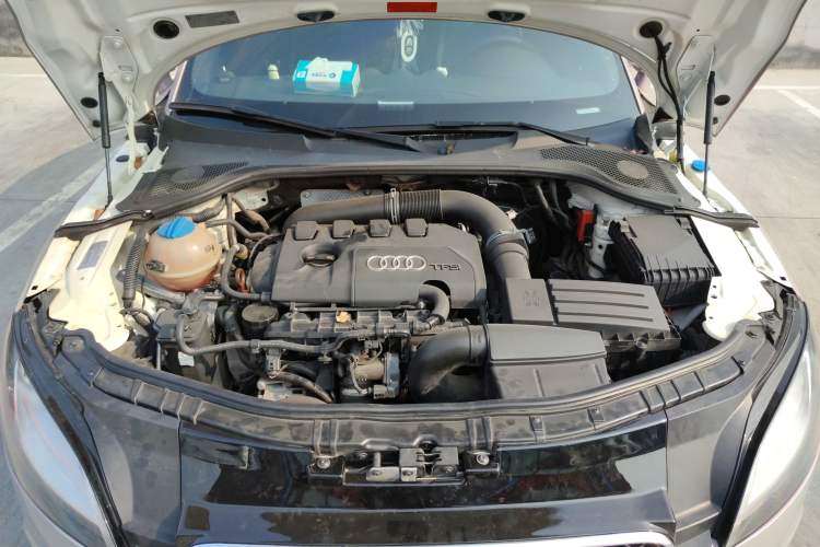 Used Audi TT 2011 TT Coupe 2.0 TFSI Engine Bay