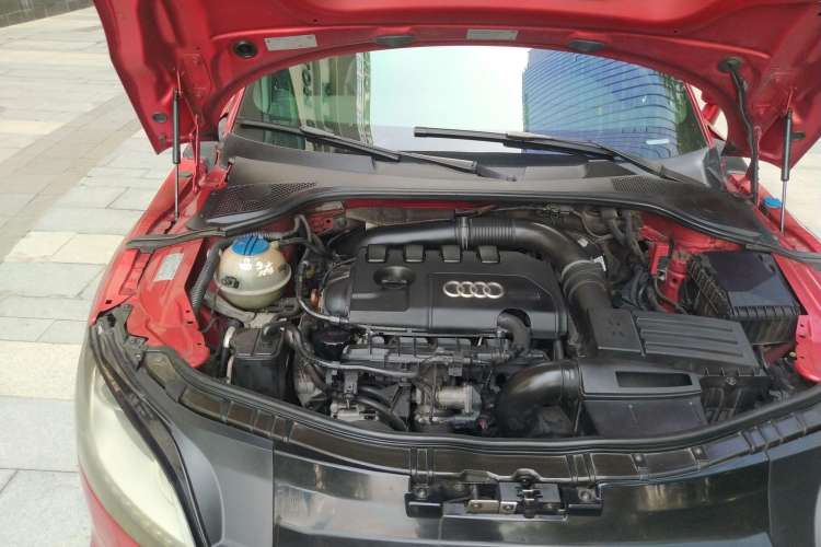 Used Audi TT 2011 TT Coupe 2.0 TFSI Engine Bay Right