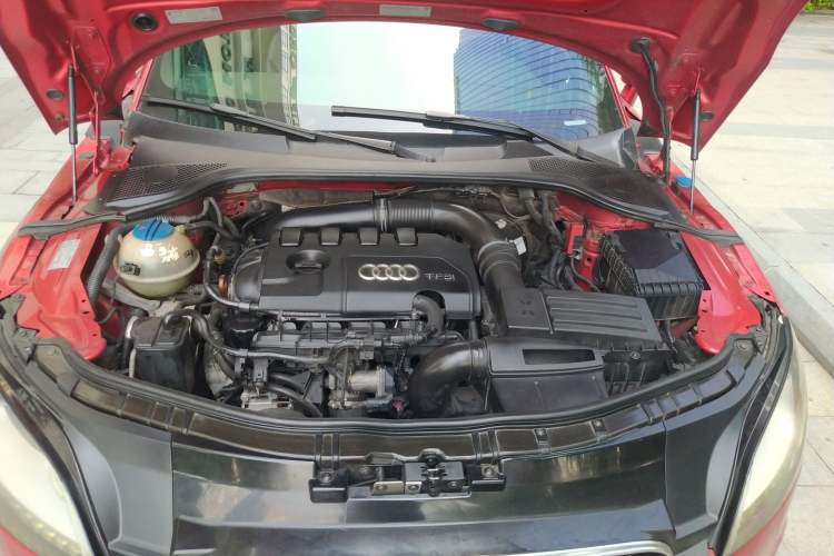 Used Audi TT 2011 TT Coupe 2.0 TFSI Engine Bay