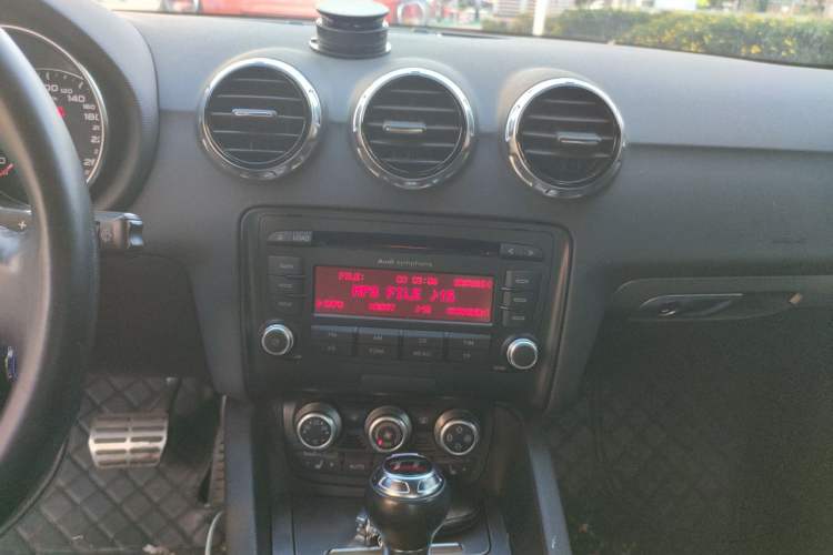Used Audi TT 2011 TT Coupe 2.0TFSI quattro Audio And AC Panel
