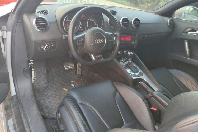Used Audi TT 2011 TT Coupe 2.0TFSI quattro Center Console