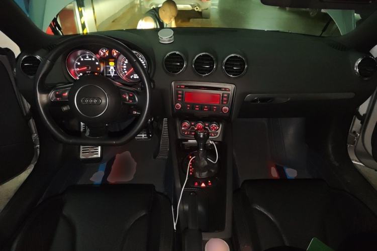 Used Audi TT 2011 TT Coupe 2.0 TFSI Center Console
