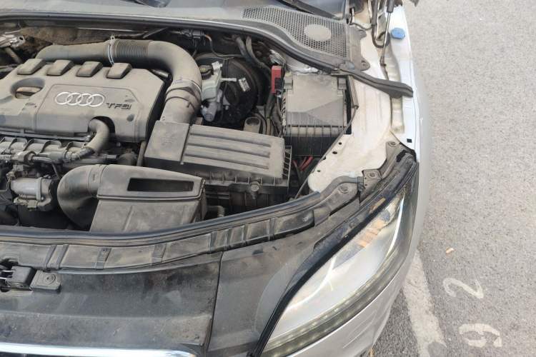 Used Audi TT 2011 TT Coupe 2.0TFSI quattro Engine Bay Left
