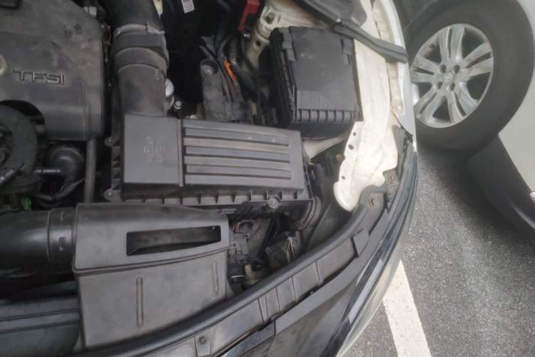 Used Audi TT 2011 TT Coupe 2.0 TFSI Engine Bay Left