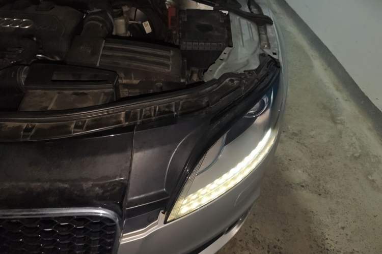 Used Audi TT 2011 TT Coupe 2.0 TFSI Engine Bay Left