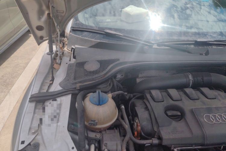 Used Audi TT 2011 TT Coupe 2.0 TFSI Engine Bay Right