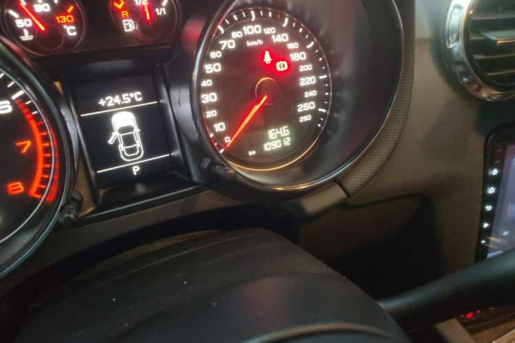 Used Audi TT 2011 TT Coupe 2.0 TFSI Odometer Close Up