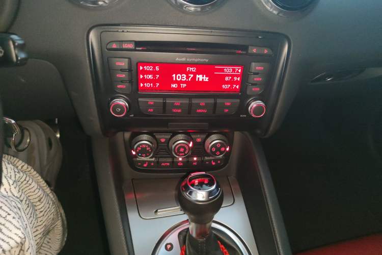 Used Audi TT 2011 TT Roadster 2.0TFSI Audio And AC Panel