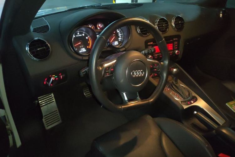 Used Audi TT 2011 TT Coupe 2.0 TFSI Center Console
