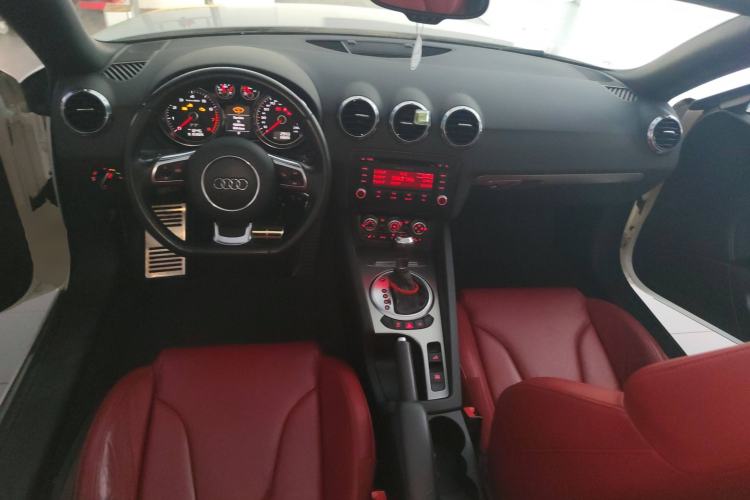 Used Audi TT 2011 TT Roadster 2.0TFSI Center Console