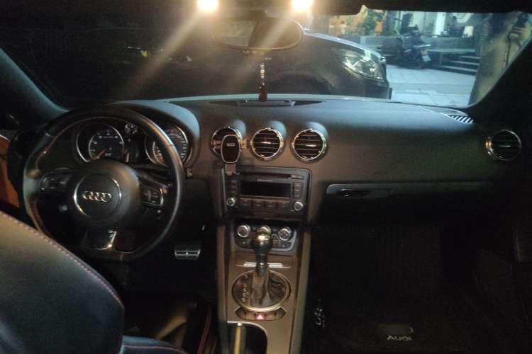 Used Audi TT 2011 TT Coupe 2.0 TFSI Center Console