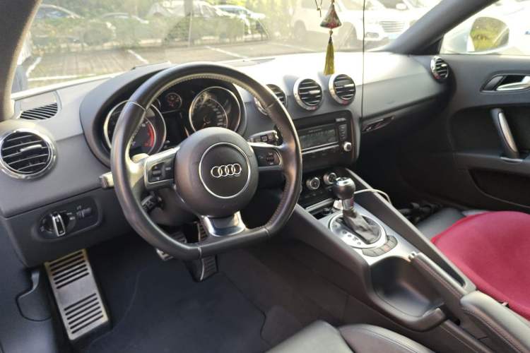 Used Audi TT 2011 TT Coupe 2.0 TFSI Center Console