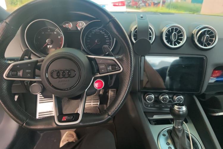 Used Audi TT 2011 TT Coupe 2.0 TFSI Center Console
