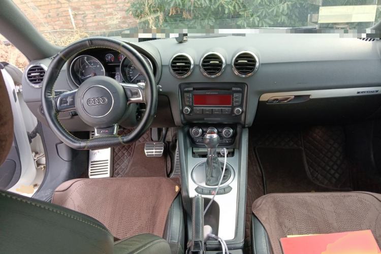 Used Audi TT 2011 TT Coupe 2.0 TFSI Center Console