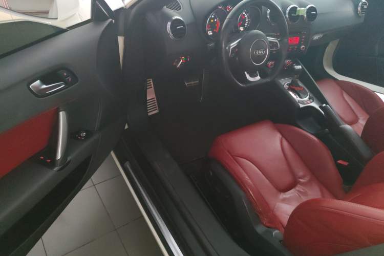 Used Audi TT 2011 TT Roadster 2.0TFSI Driver Seat