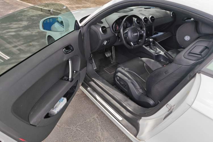 Used Audi TT 2011 TT Coupe 2.0TFSI quattro Driver Seat
