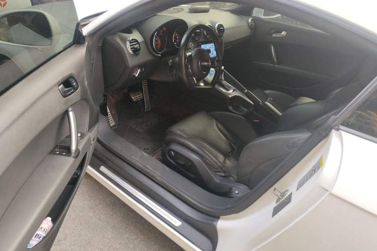 Used Audi TT 2011 TT Coupe 2.0 TFSI Driver Seat