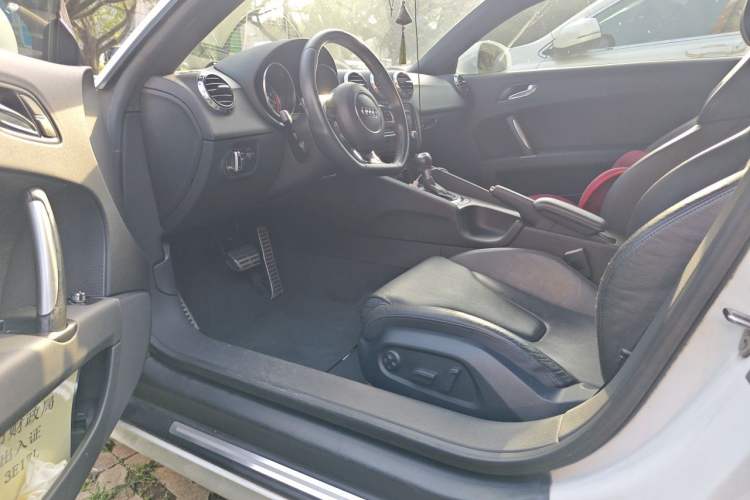 Used Audi TT 2011 TT Coupe 2.0 TFSI Driver Seat