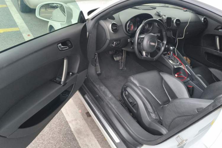 Used Audi TT 2011 TT Coupe 2.0 TFSI Driver Seat