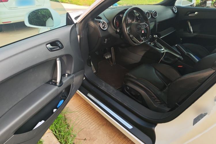 Used Audi TT 2011 TT Coupe 2.0 TFSI Driver Seat