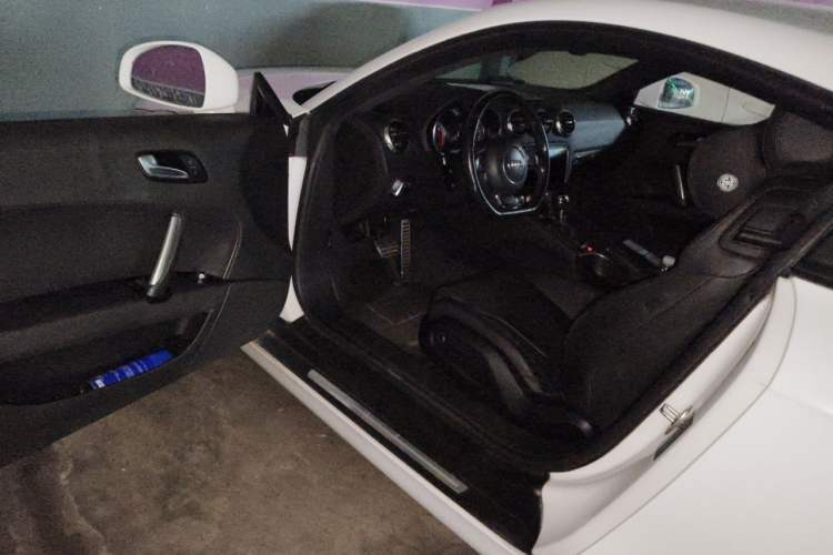 Used Audi TT 2011 TT Coupe 2.0TFSI quattro Driver Seat
