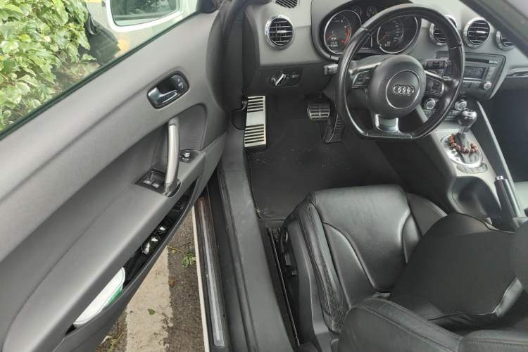 Used Audi TT 2011 TT Coupe 2.0TFSI quattro Driver Seat