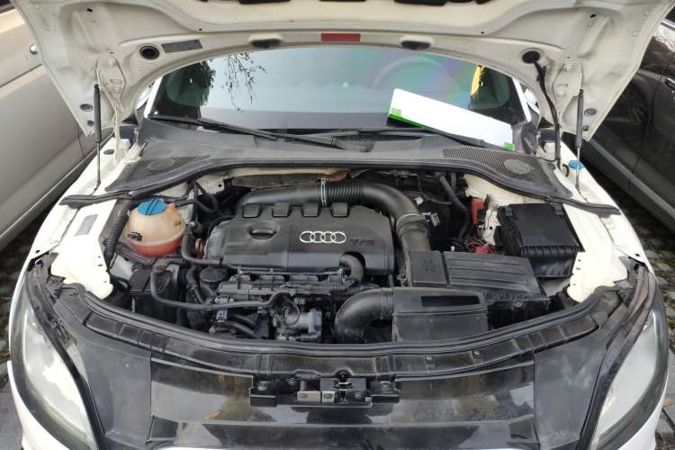 Used Audi TT 2011 TT Roadster 2.0TFSI Engine Bay
