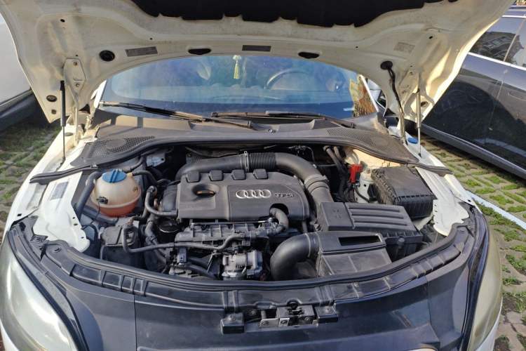 Used Audi TT 2011 TT Coupe 2.0 TFSI Engine Bay