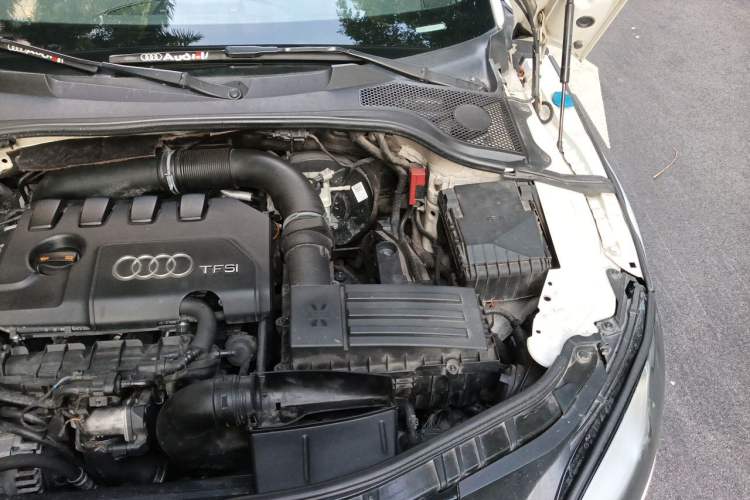 Used Audi TT 2011 TT Coupe 2.0 TFSI Engine Bay Left