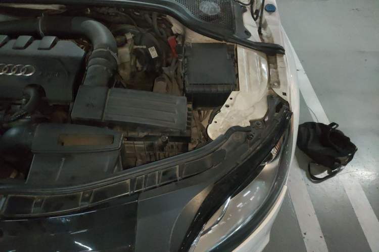 Used Audi TT 2011 TT Coupe 2.0 TFSI Engine Bay Left