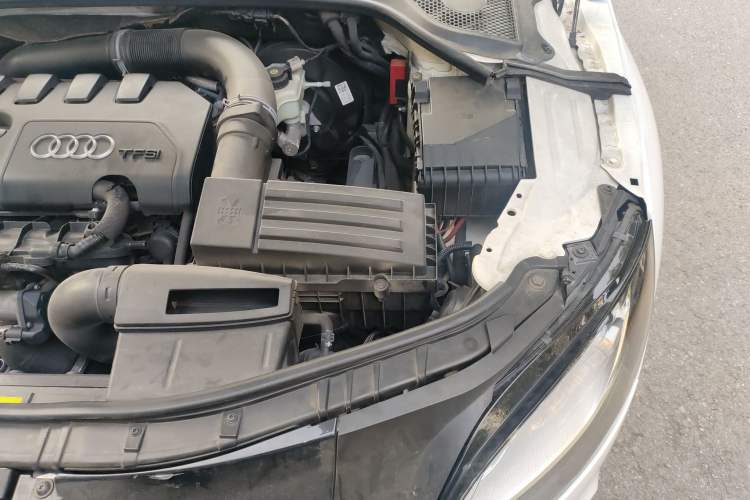 Used Audi TT 2011 TT Coupe 2.0 TFSI Engine Bay Left