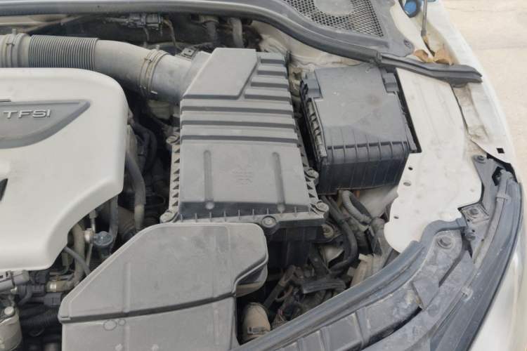 Used Audi TT 2011 TT Coupe 2.0 TFSI Engine Bay Left