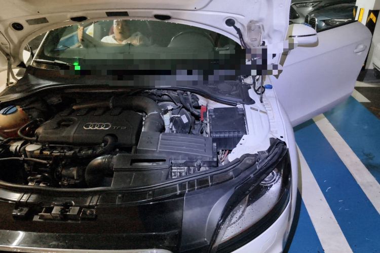 Used Audi TT 2011 TT Coupe 2.0 TFSI Engine Bay Left