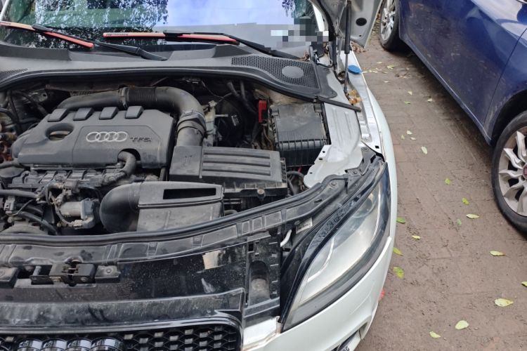 Used Audi TT 2011 TT Coupe 2.0 TFSI Engine Bay Left