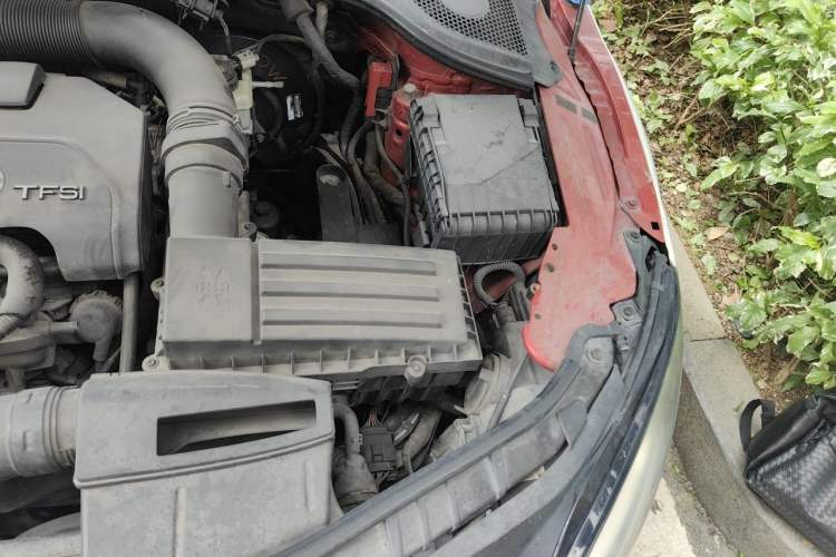 Used Audi TT 2011 TT Coupe 2.0TFSI quattro Engine Bay Left